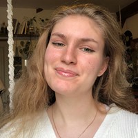 Fun and honest french girl looking for a family