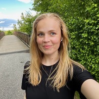 Dansk ung kvinde søger job som au pair i England 
