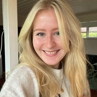 Udadvendt, dansk pige søger familie