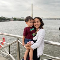 I'm Bee from Thailand, looking for a host :)